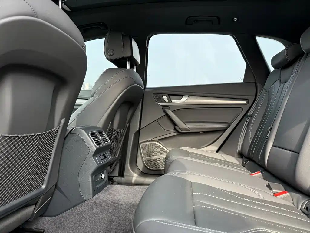 Audi Q5L 2024 45 TFSI luxury and dynamic model купить на сайте DeffCars