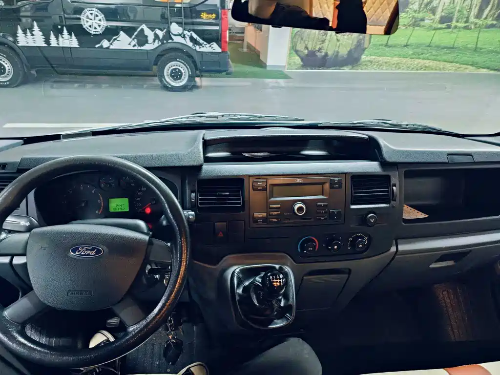 New generation Transit 2016 2.2T short-axle 6-seater mid-low roof multi-purpose vehicle купить на сайте DeffCars