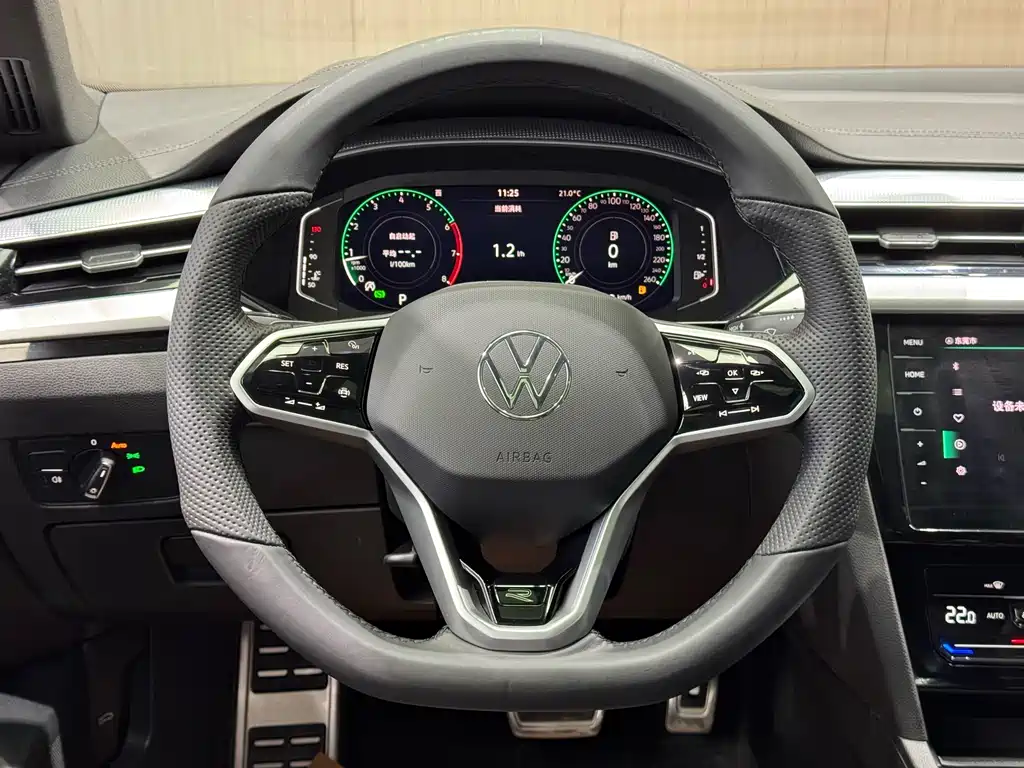 FAW-Volkswagen CC 2024 330TSI Dazzling Edition купить на сайте DeffCars