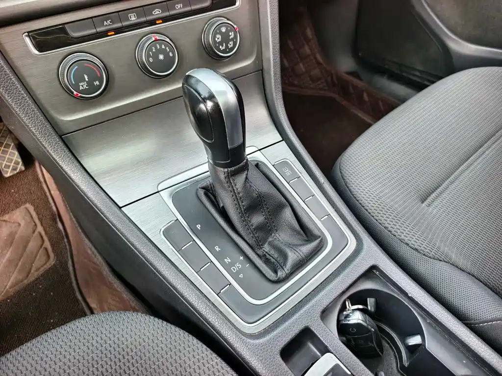 Golf 2015 1.6L automatic comfort type купить на сайте DeffCars