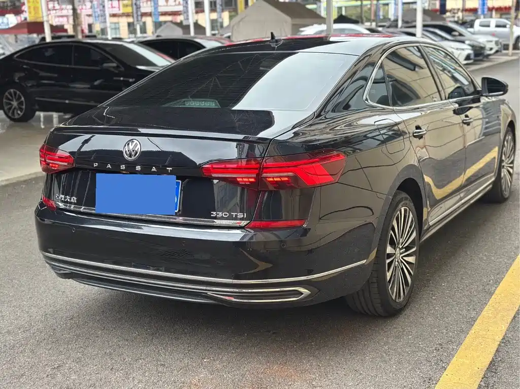 Passat 2021 330TSI Deluxe Edition купить на сайте DeffCars