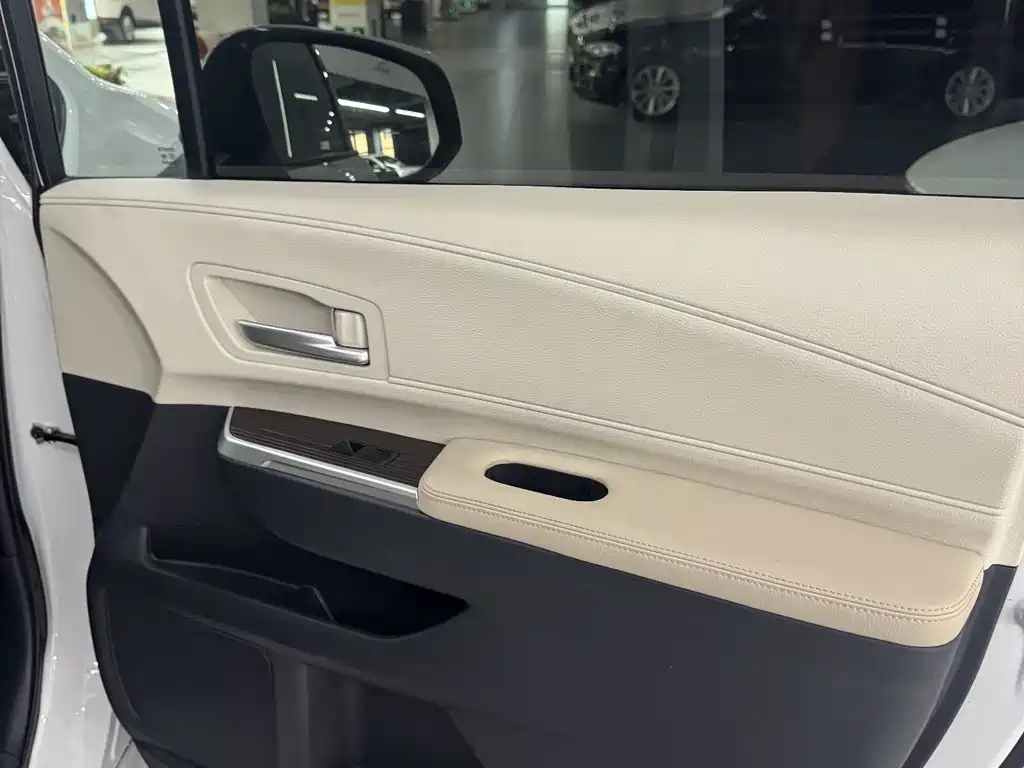 Grevia 2023 2.5L Hybrid Premium PLUS Edition купить на сайте DeffCars