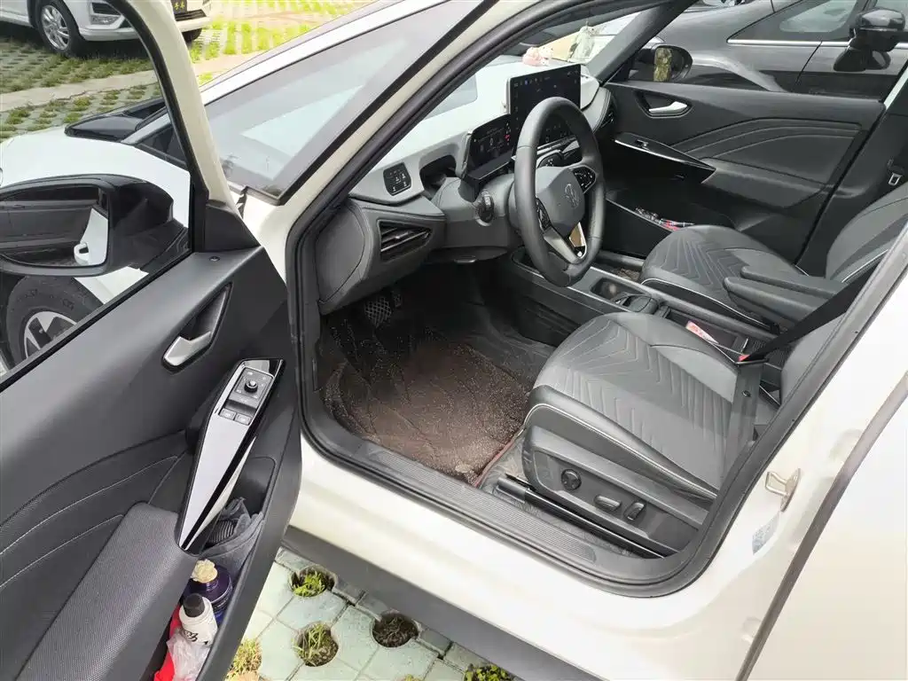 Volkswagen ID.3 2025 Smart Model Outstanding Edition купить на сайте DeffCars