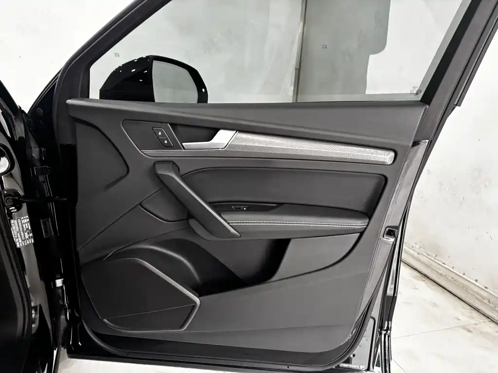 Audi Q5L 2023 40T luxury and dynamic model купить на сайте DeffCars