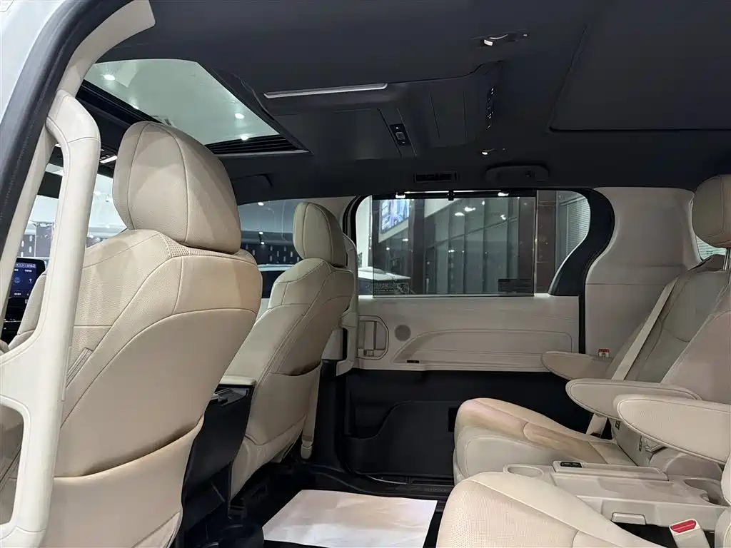 Grevia 2023 2.5L Hybrid Premium PLUS Edition купить на сайте DeffCars