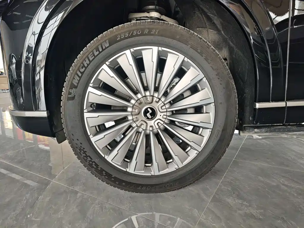 Ledo L90 2025 Ultra six-seater version купить на сайте DeffCars