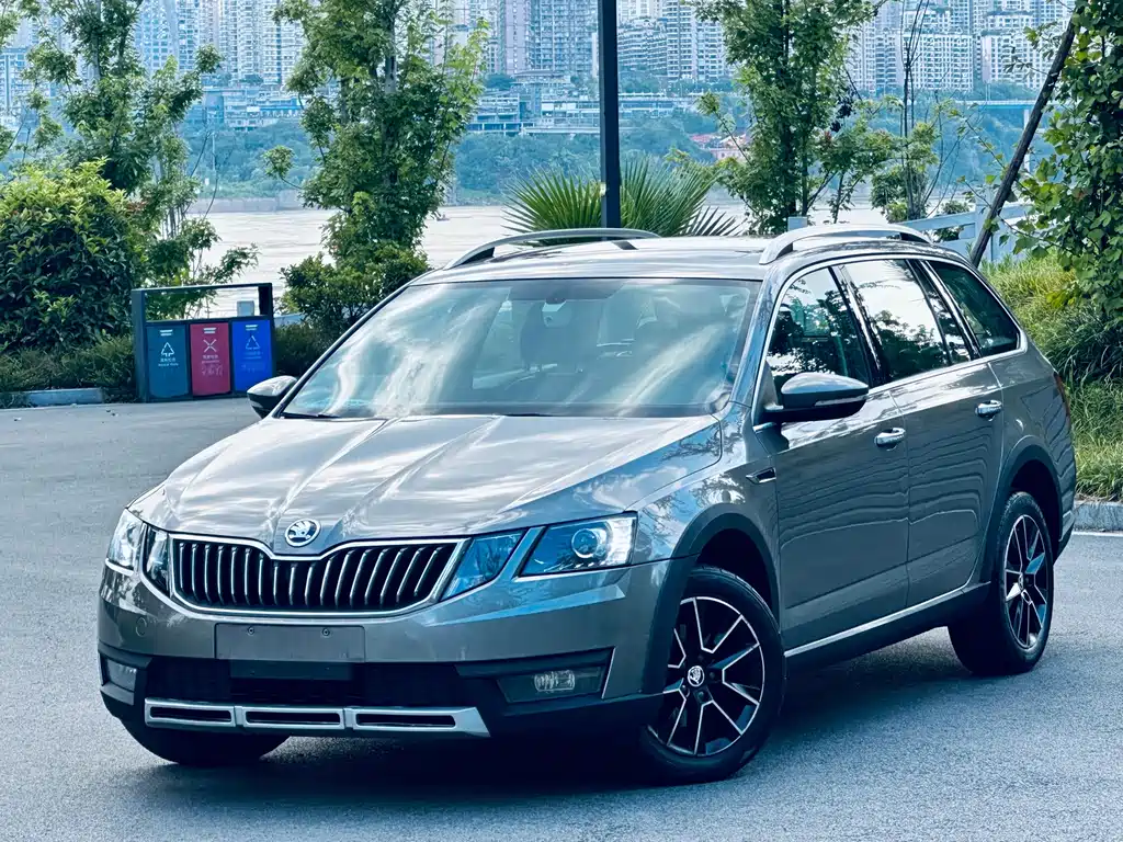 Octavia 2018 station wagon TSI230 DSG luxury version купить на сайте DeffCars