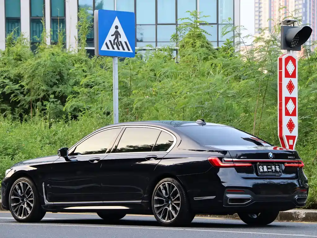BMW 7 Series 2021 740Li xDrive Executive M Sports Package купить на сайте DeffCars