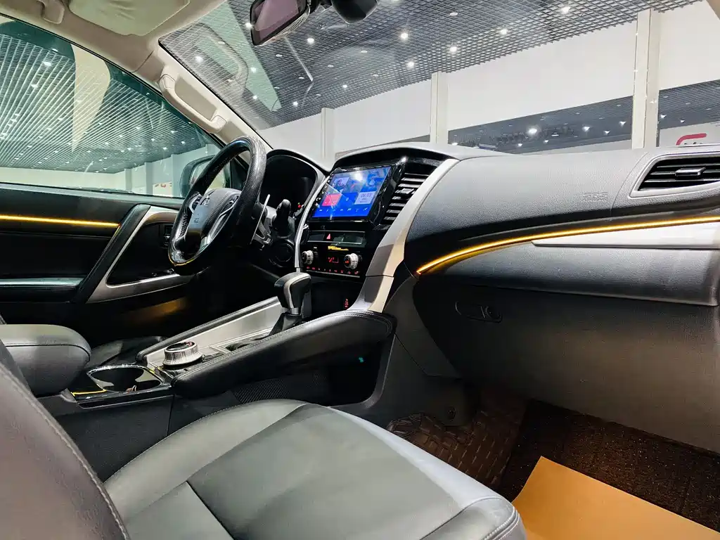 Pajero Jinchang Imported 2020 3.0L Deluxe Edition купить на сайте DeffCars