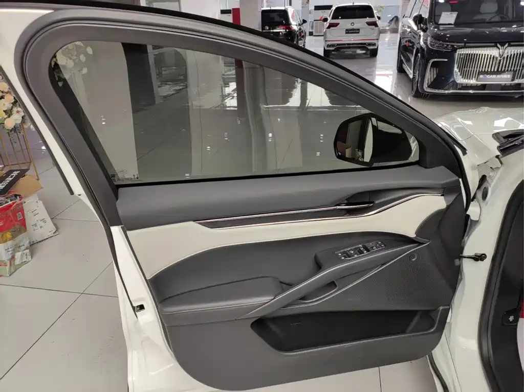 Mondeo 2022 facelift EcoBoost 245 luxury model купить на сайте DeffCars