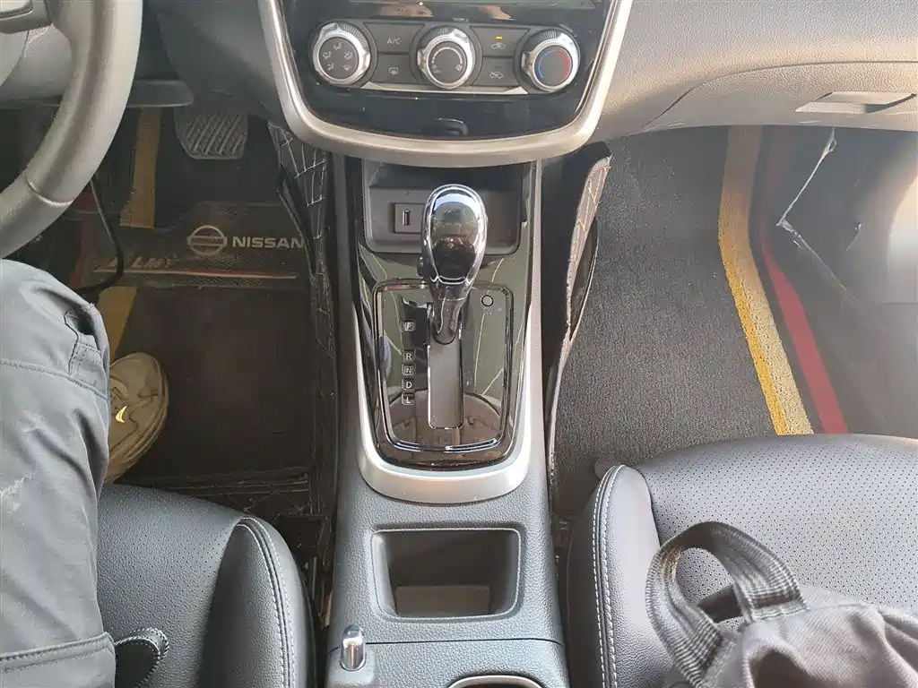 Tiida 2021 1.6L CVT Smart Travel Edition купить на сайте DeffCars