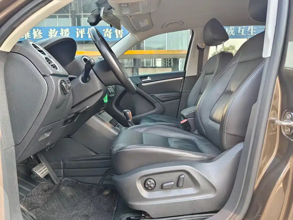 Tiguan 2016 300TSI automatic two-wheel drive comfort version купить на сайте DeffCars