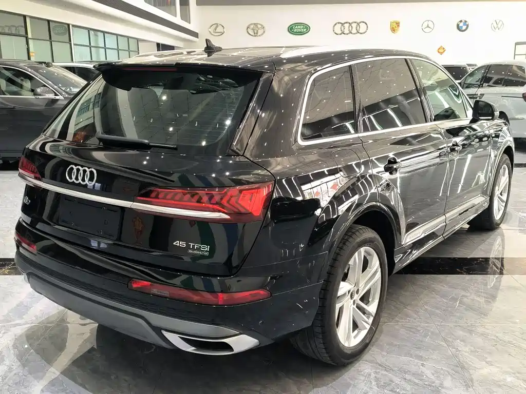 Audi Q7 2023 45 TFSI quattro S line sports купить на сайте DeffCars