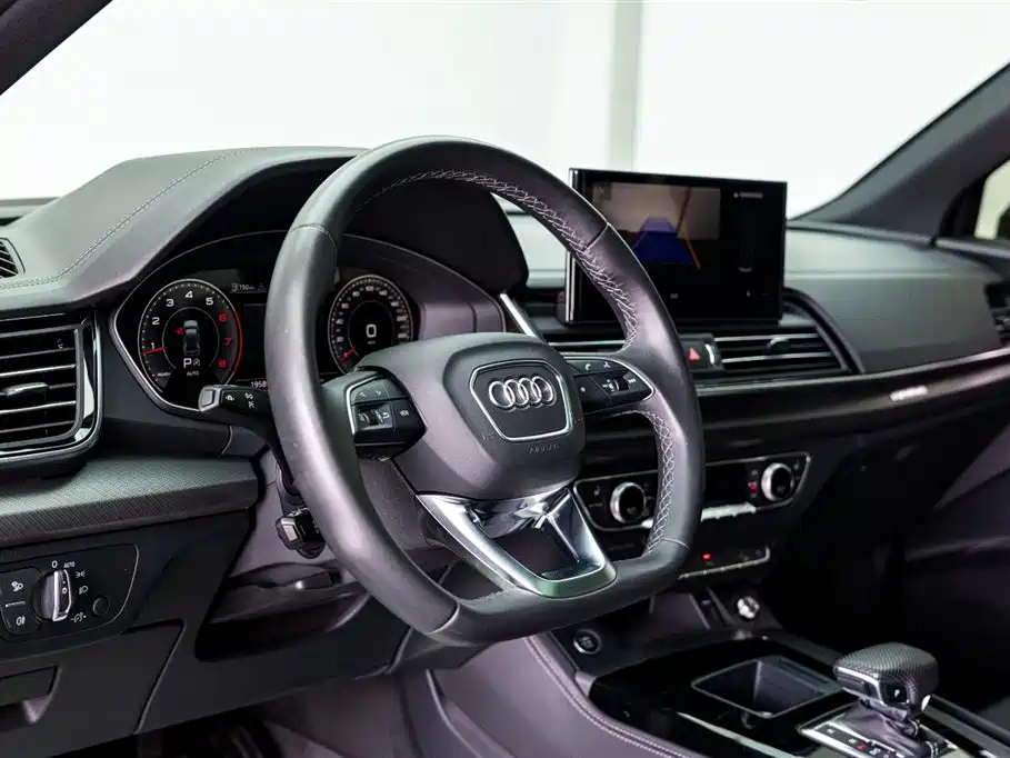Audi Q5L 2024 40 TFSI luxury and dynamic model купить на сайте DeffCars
