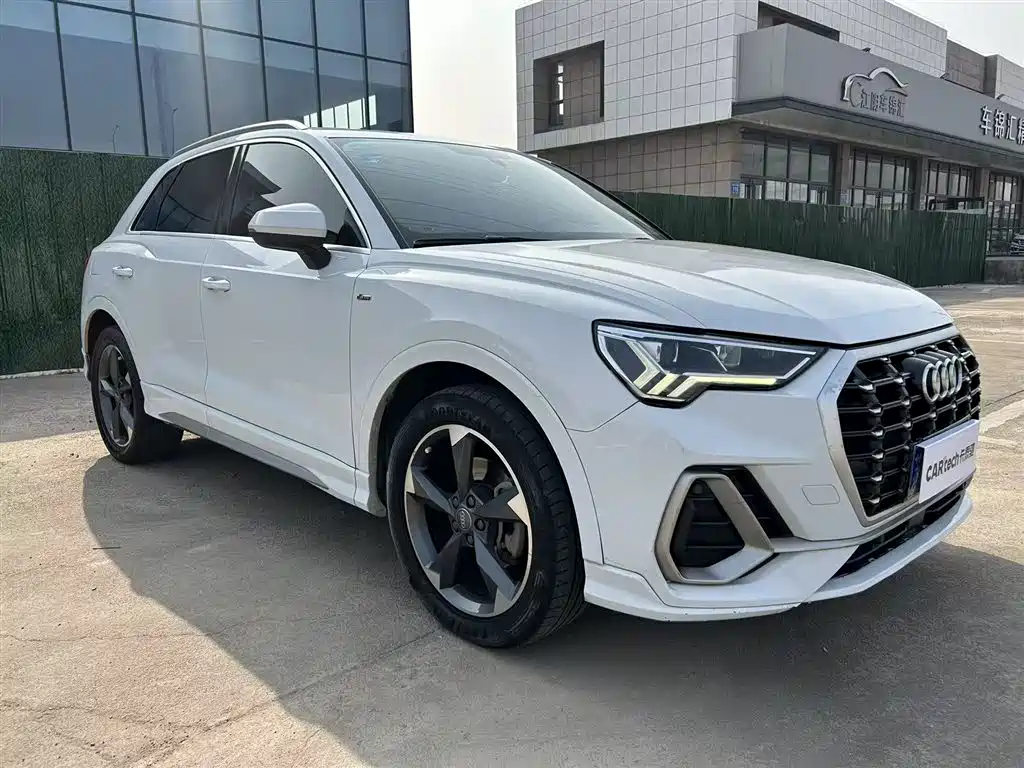 Audi Q3 2019 40 TFSI Fashionable and Dynamic купить на сайте DeffCars