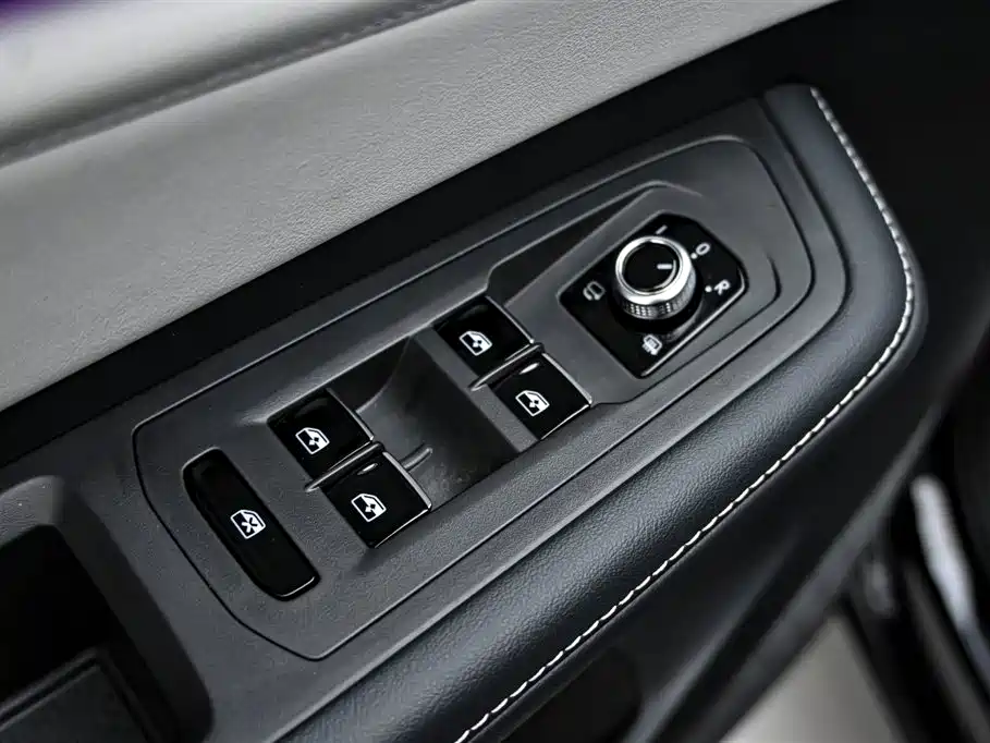 Touron 2024 380TSI four-wheel drive luxury version купить на сайте DeffCars