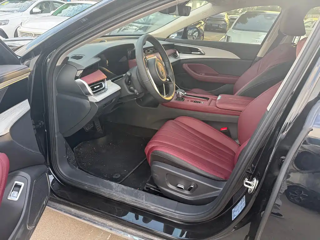 Red Flag Hongqi H5 2025 2.0T Automatic купить на сайте DeffCars