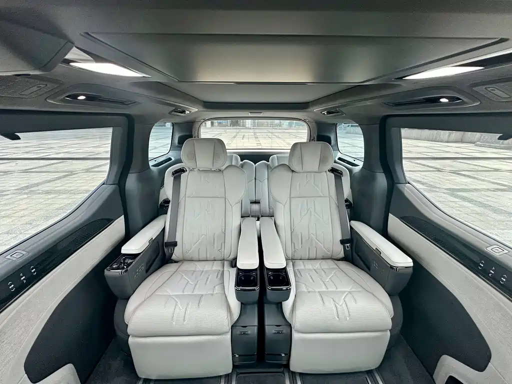 Jikrypton 009 2024 six-seater executive version four-wheel drive 108kWh купить на сайте DeffCars