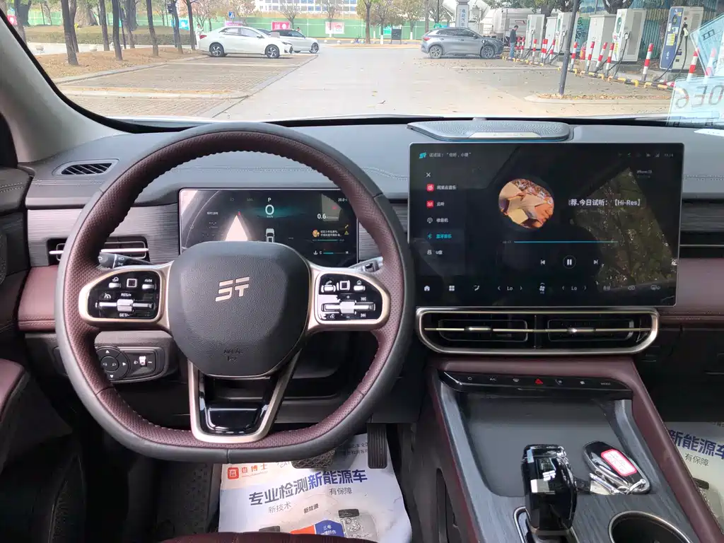 Jietu X90 PRO 2024 2.0T DCT Deluxe Edition 5 seats купить на сайте DeffCars