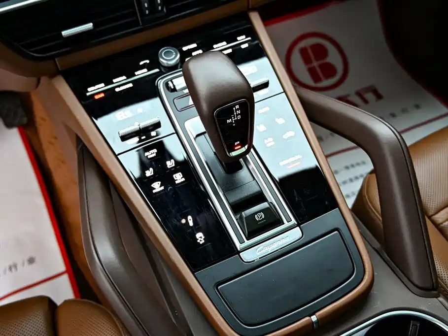 Cayenne New Energy 2023 Cayenne E-Hybrid 2.0T Platinum Edition купить на сайте DeffCars
