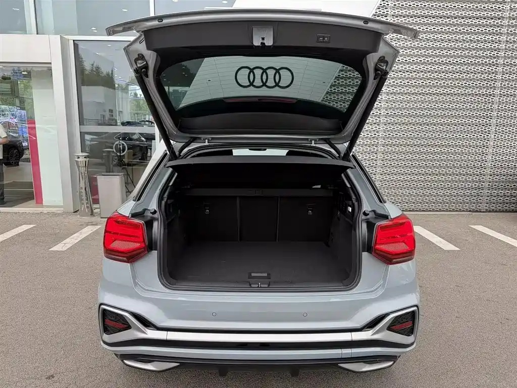 Audi Q2L 2024 35TFSI fashionable and dynamic купить на сайте DeffCars