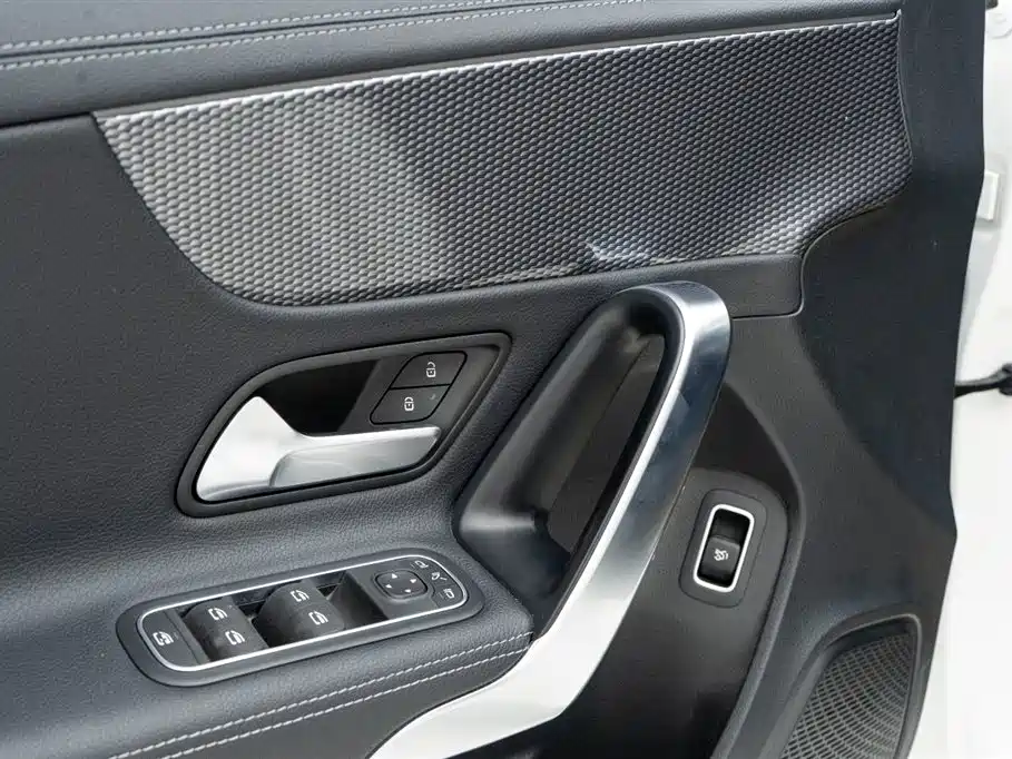 Mercedes-Benz A-Class 2022 Facelift A 200 L Sports Sedan Fashionable купить на сайте DeffCars