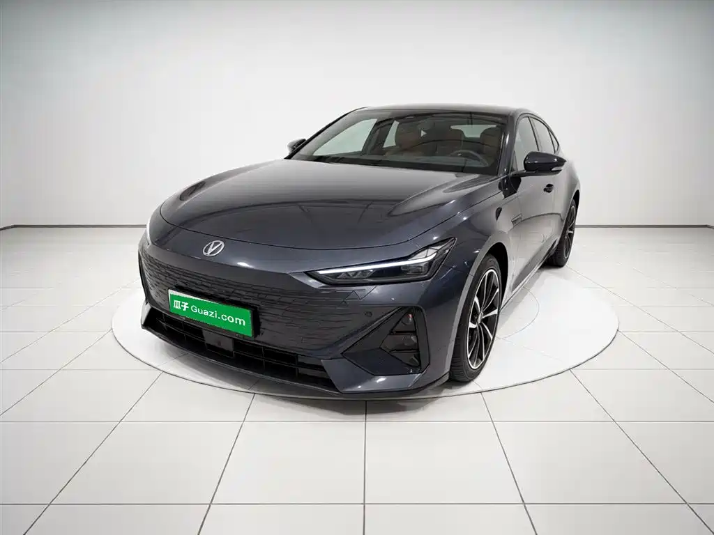 Changan UNI-V 2022 1.5T premium model купить на сайте DeffCars