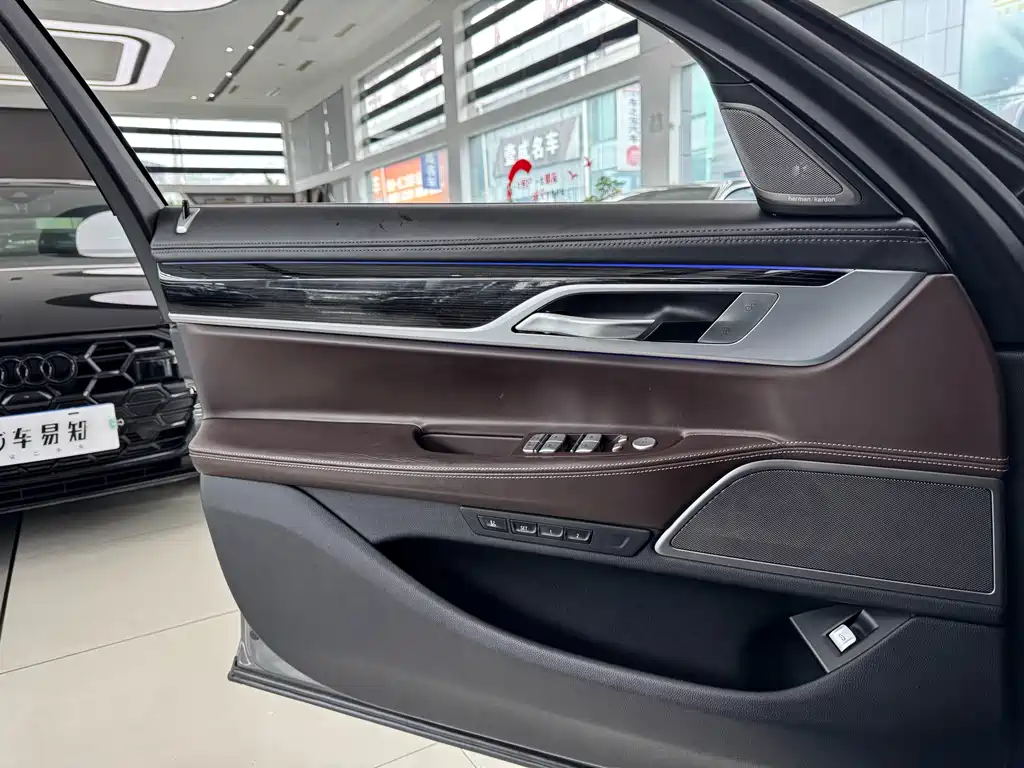 BMW 7 Series 2019 facelift 730Li M Sports Package купить на сайте DeffCars