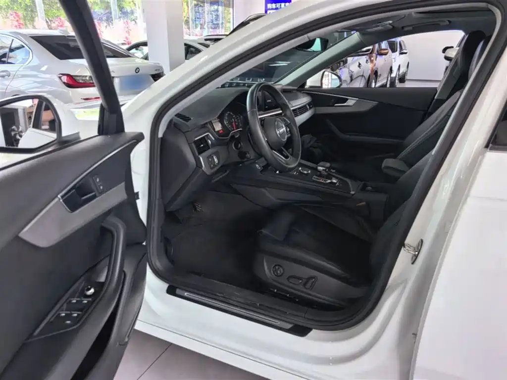 Audi A4L 2018 30th Anniversary Model 40 TFSI Enterprising купить на сайте DeffCars