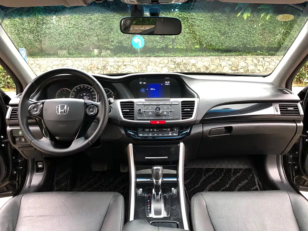 Accord 2016 2.0L Deluxe Edition купить на сайте DeffCars