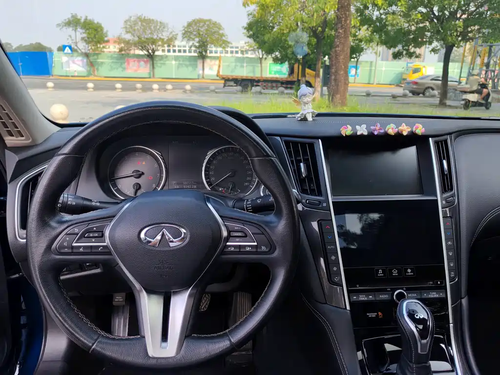 Infiniti Q50L 2018 2.0T Comfort Edition National VI купить на сайте DeffCars