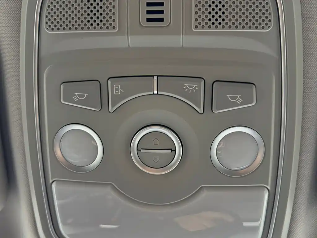 Haval M6 2021 PLUS 1.5T DCT luxury smart connected model купить на сайте DeffCars