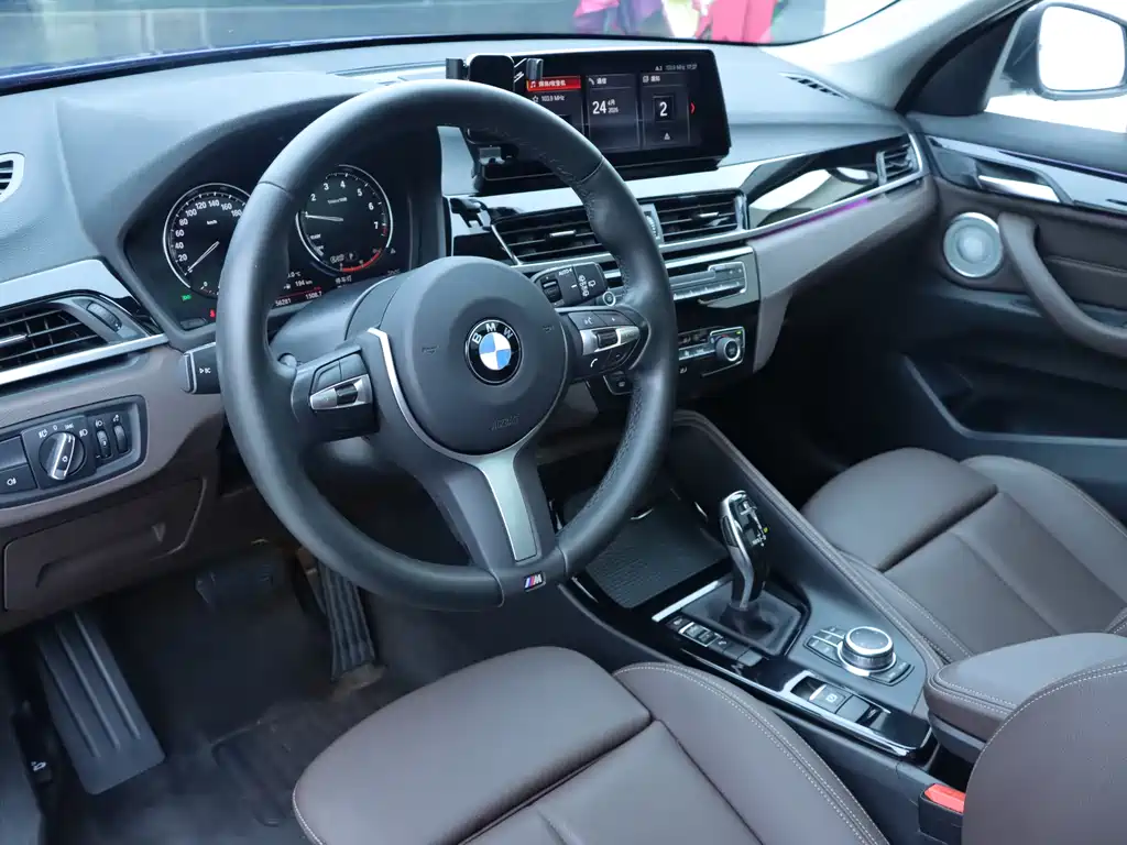BMW X1 2021 sDrive20Li Exclusive Model купить на сайте DeffCars