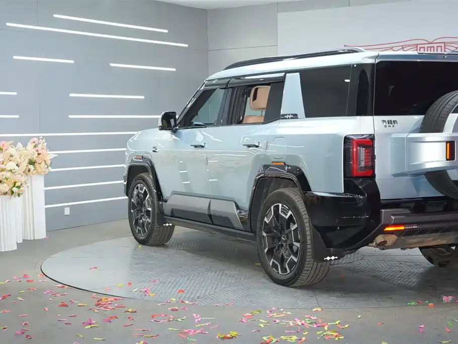 Leopard 8 2025 Zhiyong flagship version 6 seats купить на сайте DeffCars