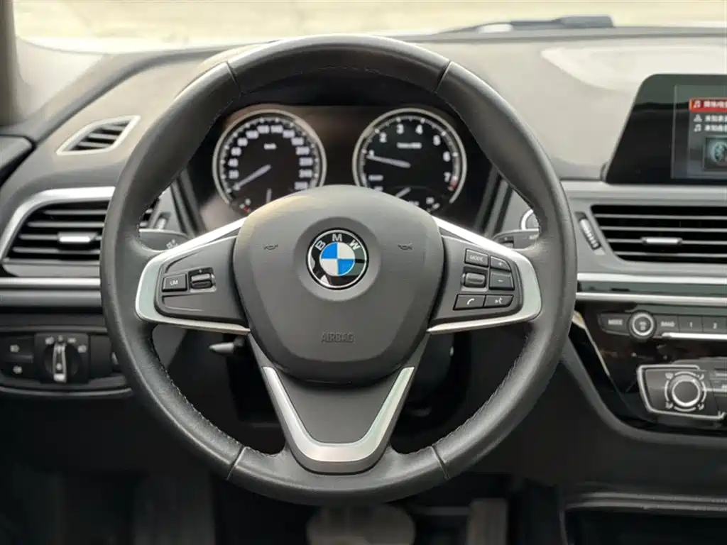 BMW 1 Series 2018 facelift 118i sports купить на сайте DeffCars