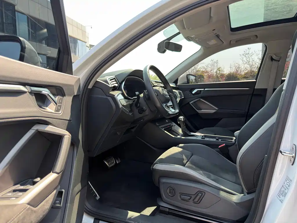 Audi Q3 2021 40 TFSI Fashionable and Dynamic купить на сайте DeffCars