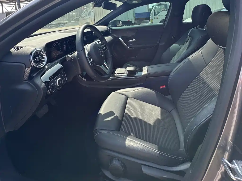 Mercedes-Benz A-Class (Imported) 2022 A 200 Dynamic купить на сайте DeffCars