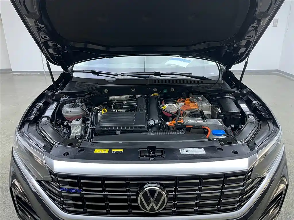 Passat New Energy 2023 430PHEV Hybrid Elite Edition купить на сайте DeffCars