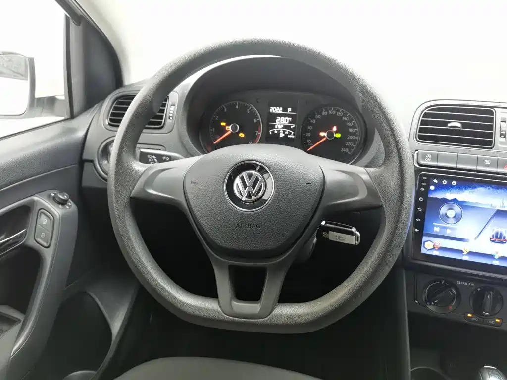 Polo 2018 1.5L automatic safe driving model купить на сайте DeffCars