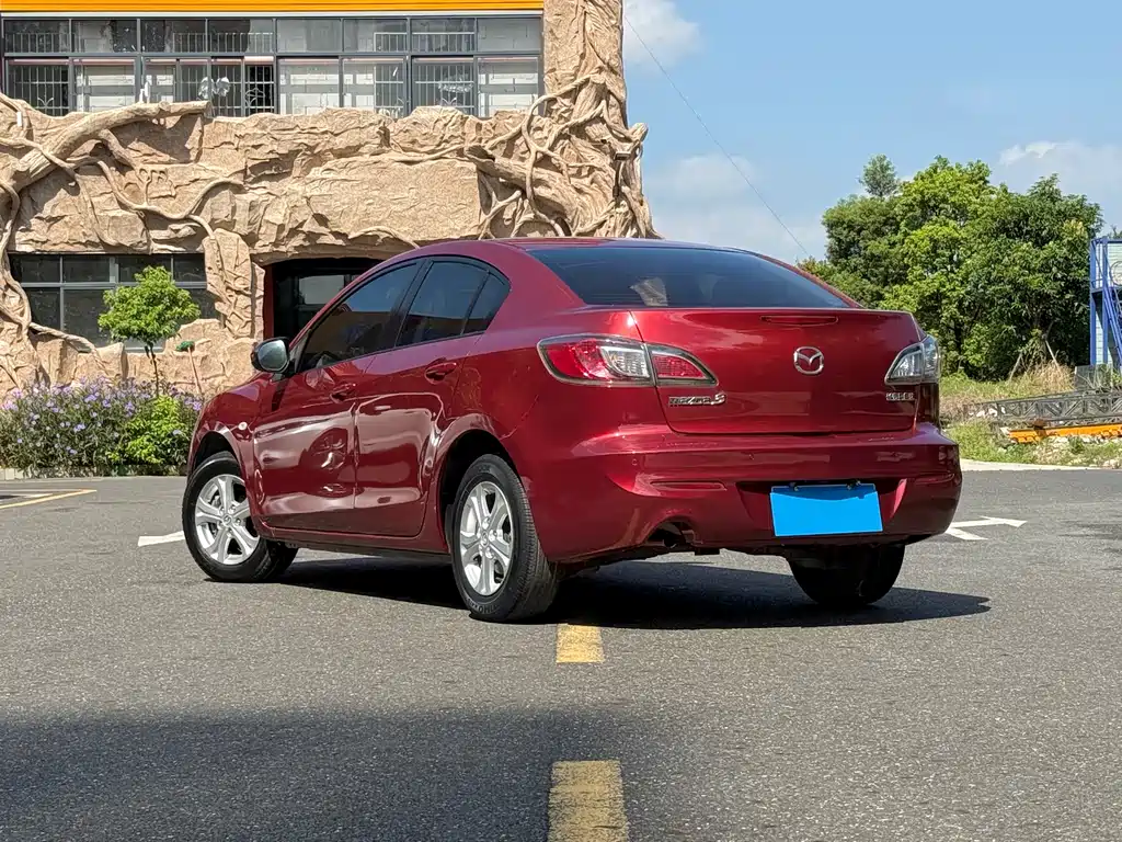 Mazda 3 Star 2015 Sedan 1.6L Automatic Elite купить на сайте DeffCars