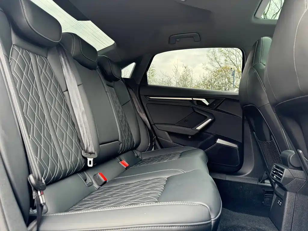 Audi A3 2025 A3L Limousine 35TFSI Flying Spur Exclusive купить на сайте DeffCars