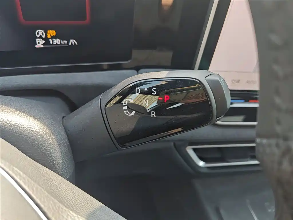 Tiguan L 2024 PRO 380TSI four-wheel drive R-Line Zhizun Edition купить на сайте DeffCars