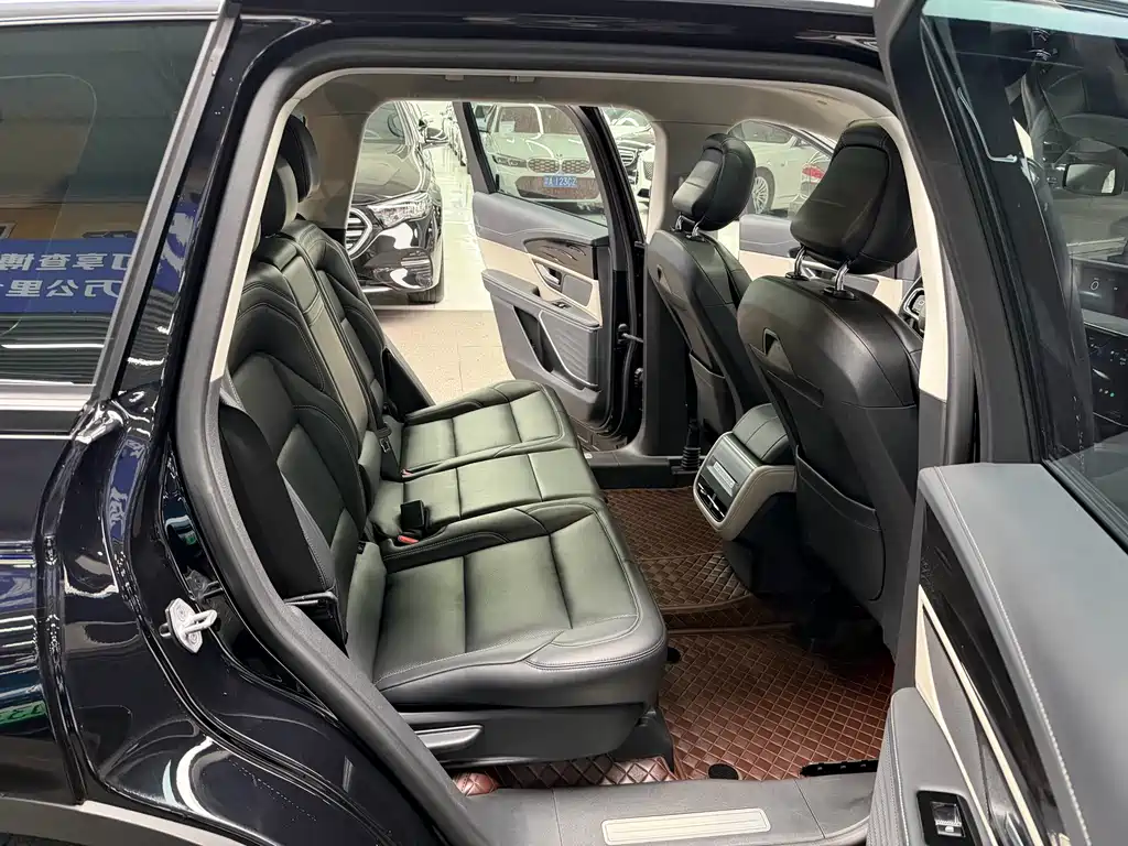 Voyager 2023 2.0T four-wheel drive exclusive edition купить на сайте DeffCars