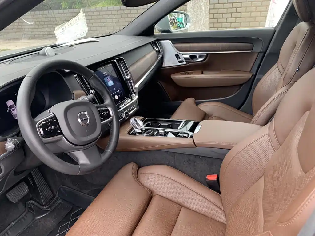 Volvo S90 plug-in hybrid 2024 plug-in hybrid four-wheel drive long range Zhiya luxury version купить на сайте DeffCars