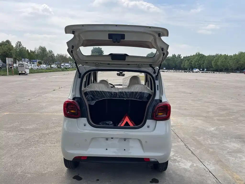 Hongguang MINIEV 2025 fourth generation four-door version advanced model купить на сайте DeffCars
