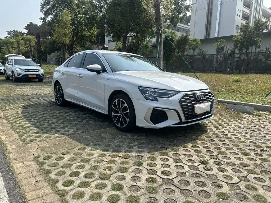 Audi A3 2023 A3L Limousine 35 TFSI aggressive and sporty купить на сайте DeffCars