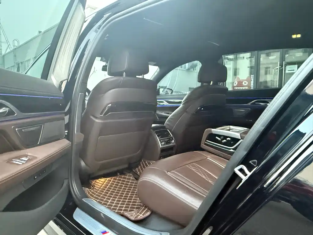 BMW 7 Series 2021 730Li M Sports Package купить на сайте DeffCars