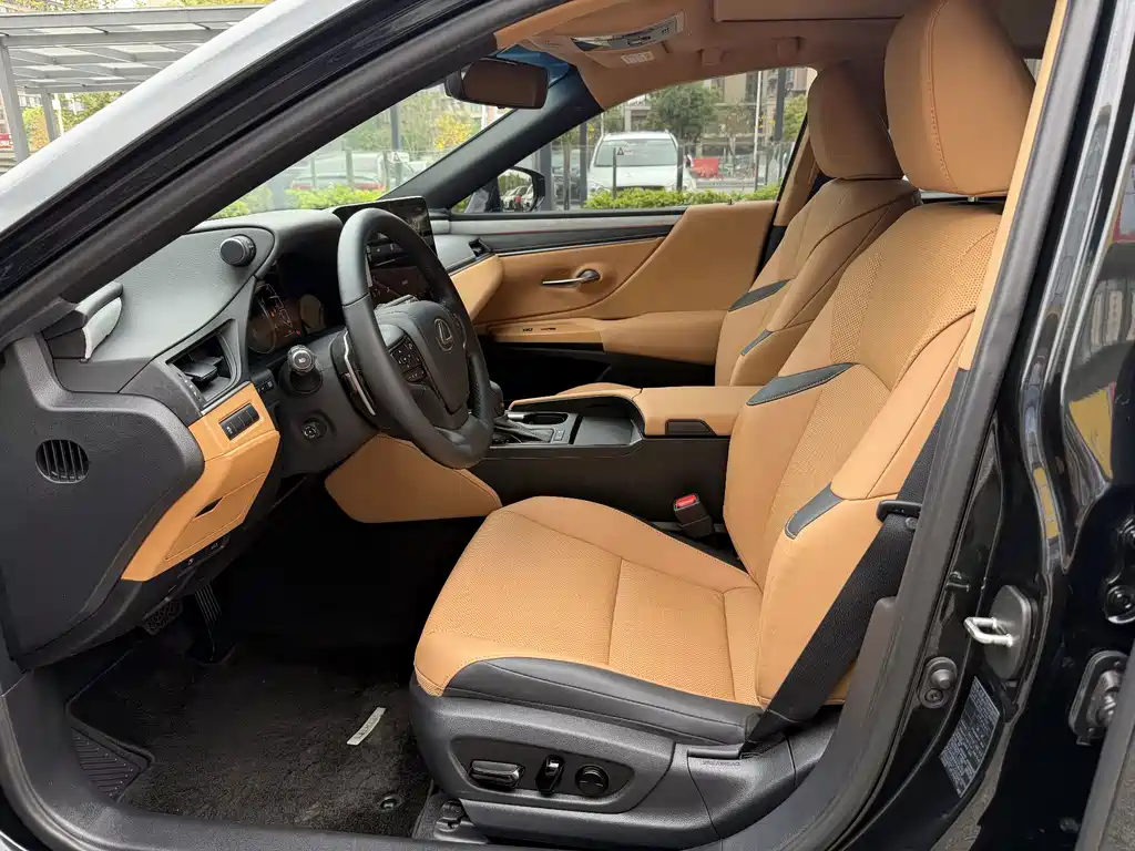 Lexus ES 2025 300h Premium Edition купить на сайте DeffCars