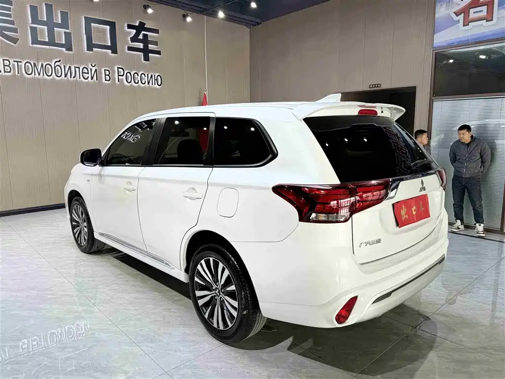 Outlander 2021 2.0L 2WD Smooth Edition 5 seats купить на сайте DeffCars