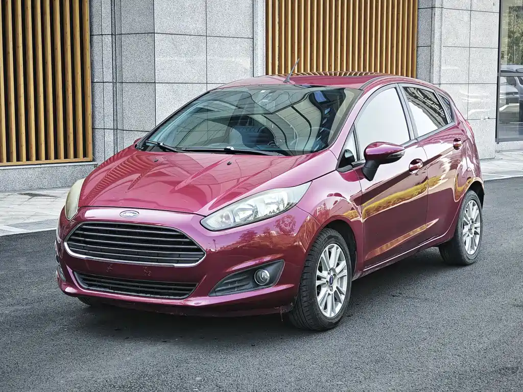 Carnival 2013 hatchback 1.5L automatic stylish model купить на сайте DeffCars